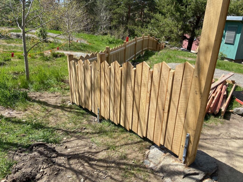 Staket i Ek på skola i Göteborg